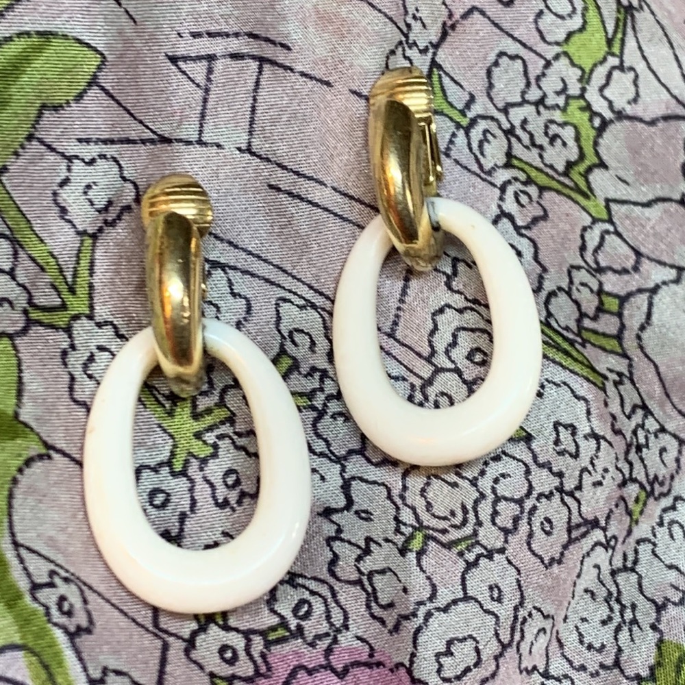 Vintage Trifari Clip On Earrings